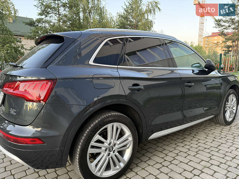 Позашляховик / Кросовер Audi Q5 2018 в Новояворівську