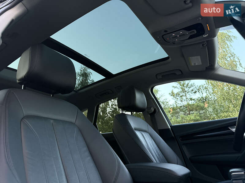 Позашляховик / Кросовер Audi Q5 2018 в Новояворівську