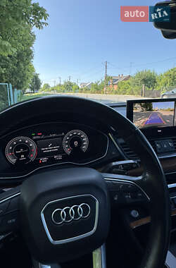 Внедорожник / Кроссовер Audi Q5 2021 в 