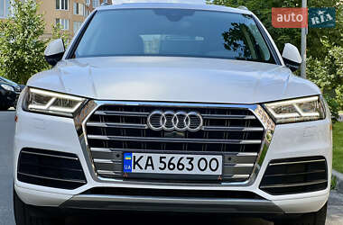 Внедорожник / Кроссовер Audi Q5 2018 в 
