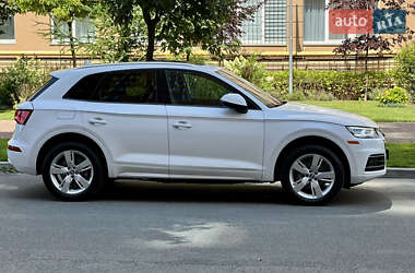 Внедорожник / Кроссовер Audi Q5 2018 в 