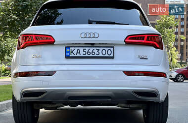 Внедорожник / Кроссовер Audi Q5 2018 в 