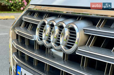 Внедорожник / Кроссовер Audi Q5 2018 в 
