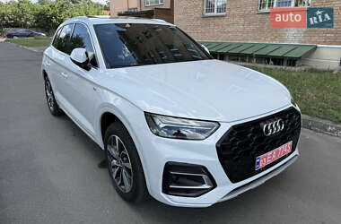 Внедорожник / Кроссовер Audi Q5 2021 в 