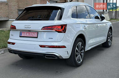 Внедорожник / Кроссовер Audi Q5 2021 в 