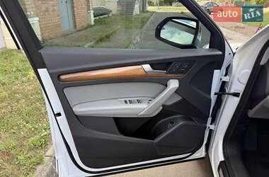 Внедорожник / Кроссовер Audi Q5 2021 в 