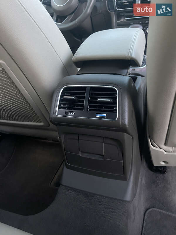 Внедорожник / Кроссовер Audi Q5 2016 в Ровно