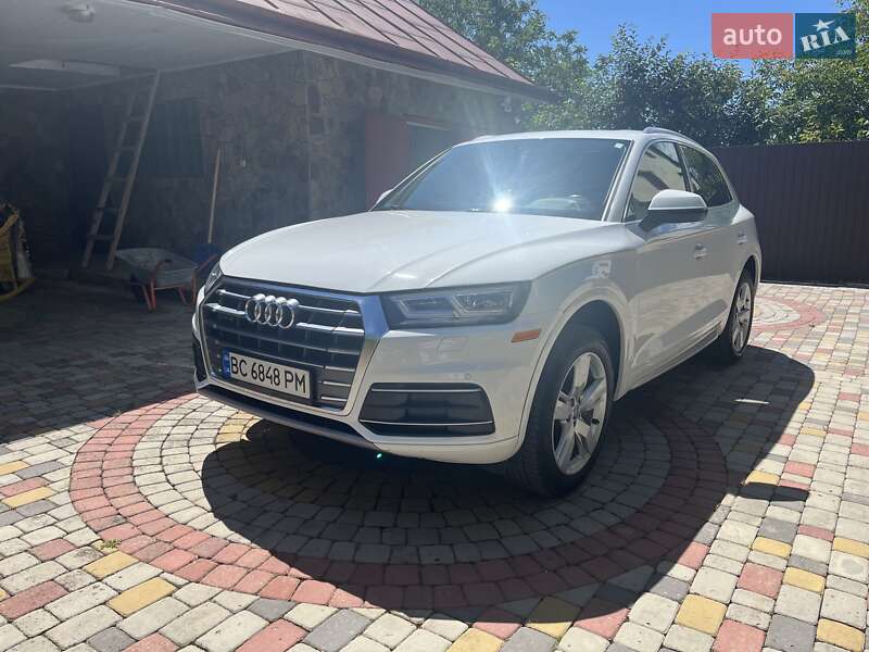 Позашляховик / Кросовер Audi Q5 2017 в Львові