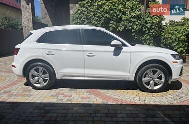 Внедорожник / Кроссовер Audi Q5 2017 в 