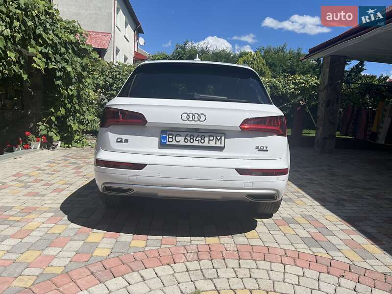 Позашляховик / Кросовер Audi Q5 2017 в Львові