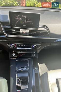 Внедорожник / Кроссовер Audi Q5 2017 в 