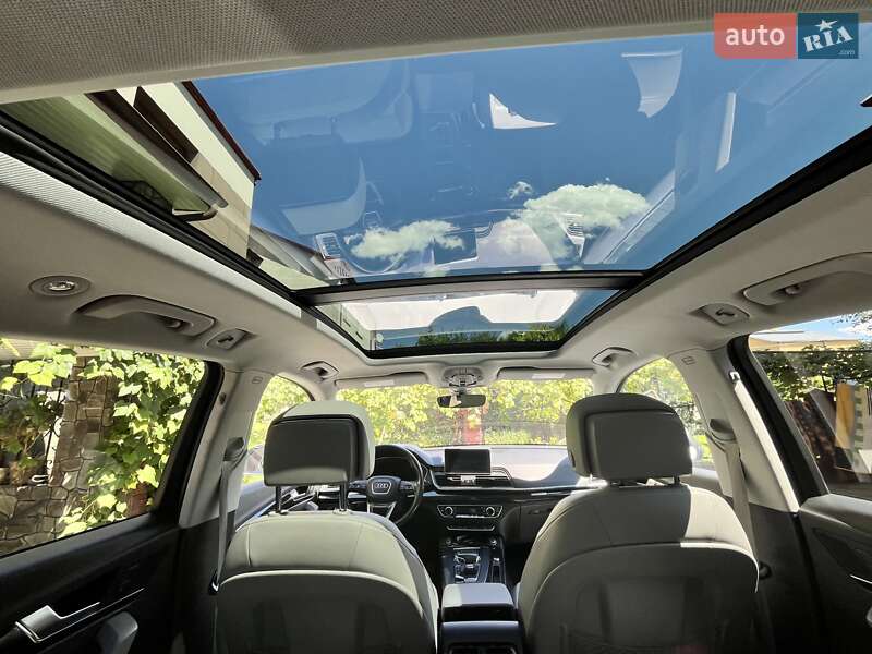 Позашляховик / Кросовер Audi Q5 2017 в Львові
