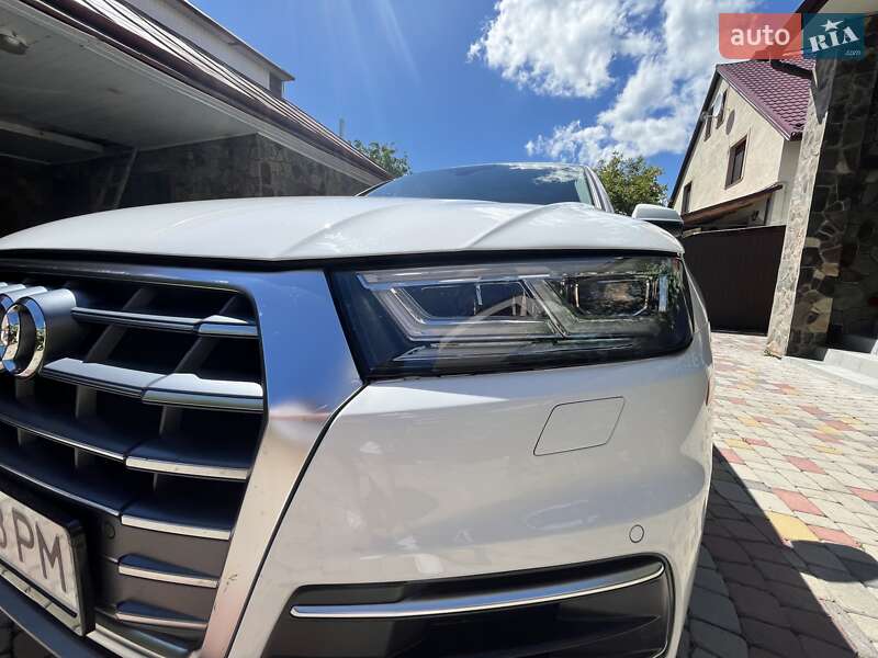 Позашляховик / Кросовер Audi Q5 2017 в Львові