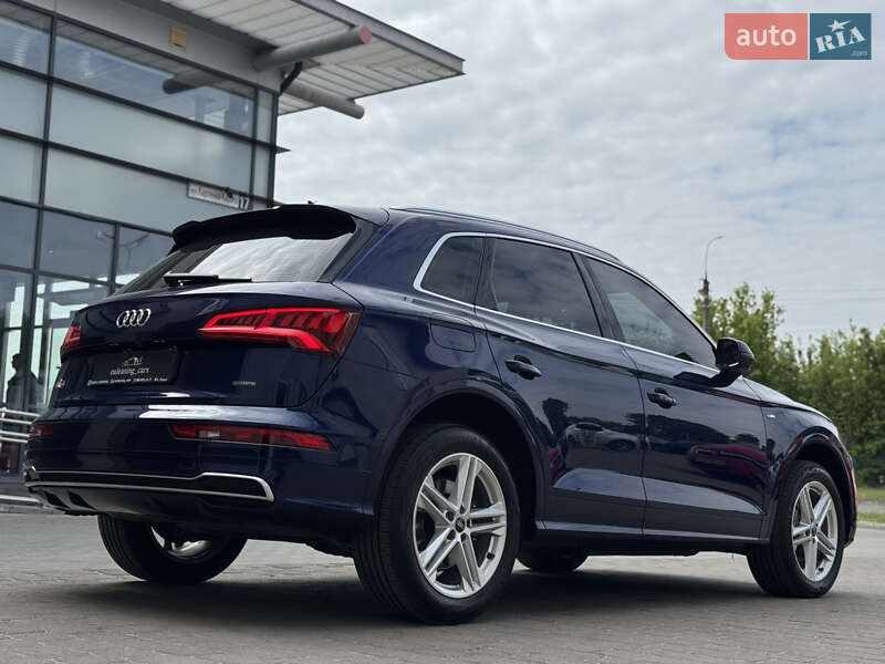 Позашляховик / Кросовер Audi Q5 2020 в Луцьку