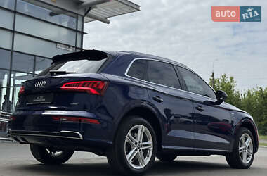 Внедорожник / Кроссовер Audi Q5 2020 в 