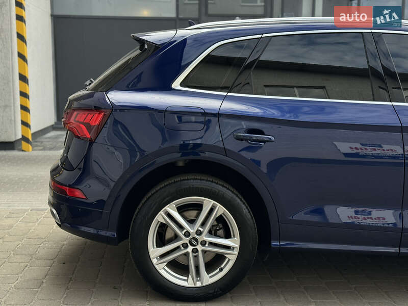 Позашляховик / Кросовер Audi Q5 2020 в Луцьку