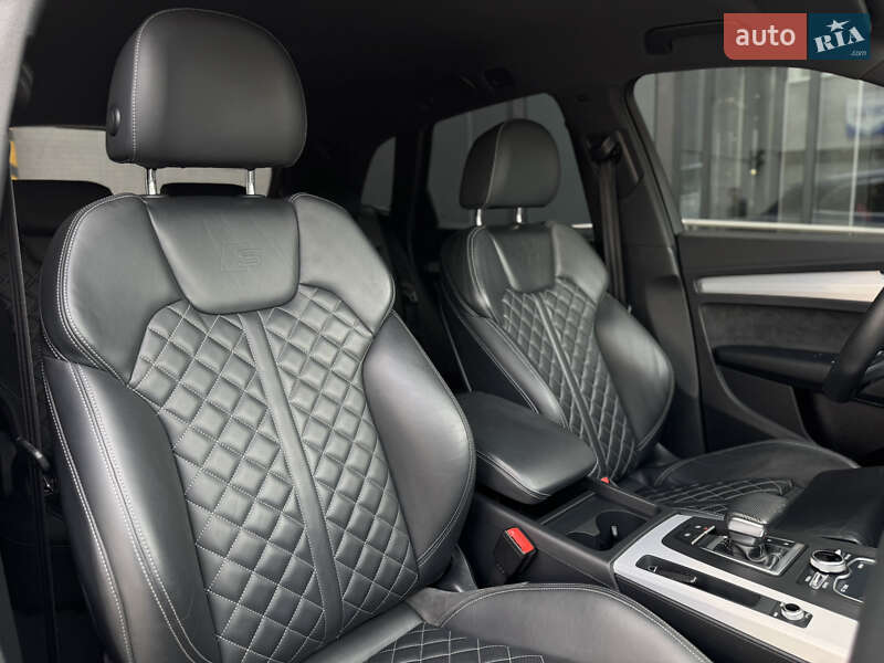 Позашляховик / Кросовер Audi Q5 2020 в Луцьку