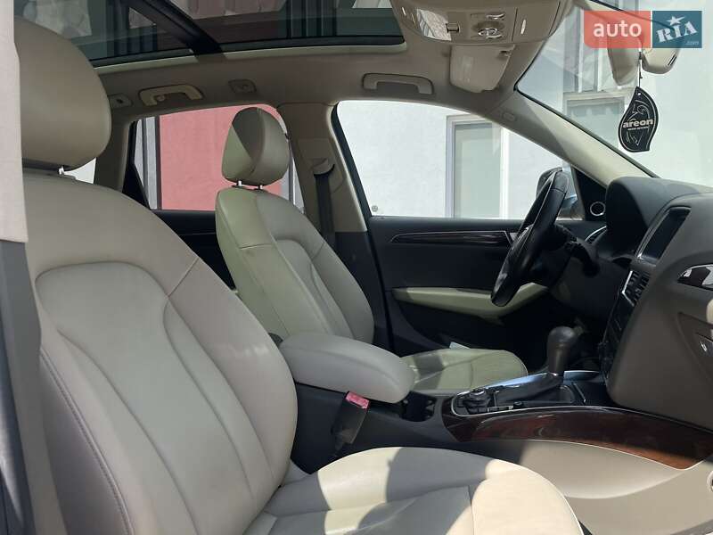 Позашляховик / Кросовер Audi Q5 2012 в Дніпрі