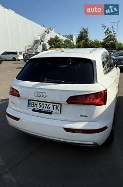 Внедорожник / Кроссовер Audi Q5 2018 в 