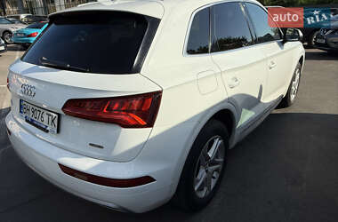 Внедорожник / Кроссовер Audi Q5 2018 в 