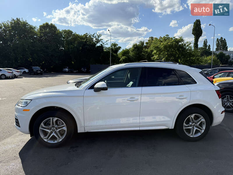Позашляховик / Кросовер Audi Q5 2018 в Києві