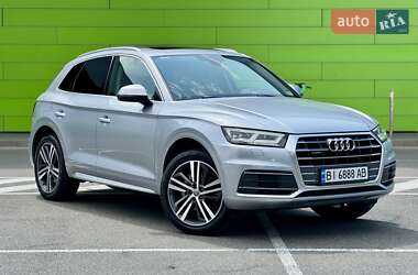 Позашляховик / Кросовер Audi Q5 2018 в 