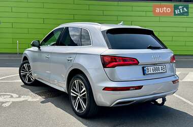 Позашляховик / Кросовер Audi Q5 2018 в 