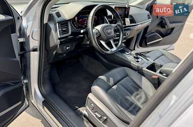 Позашляховик / Кросовер Audi Q5 2018 в 