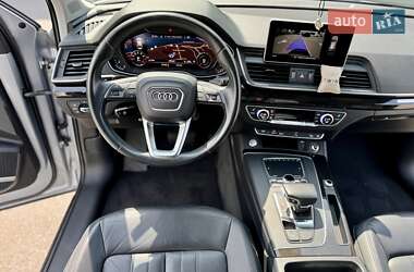 Позашляховик / Кросовер Audi Q5 2018 в 