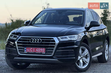 Внедорожник / Кроссовер Audi Q5 2017 в 