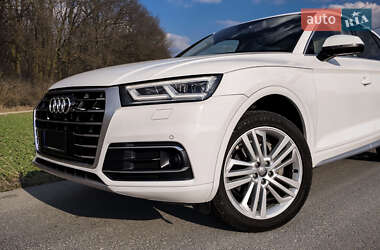 Позашляховик / Кросовер Audi Q5 2018 в 