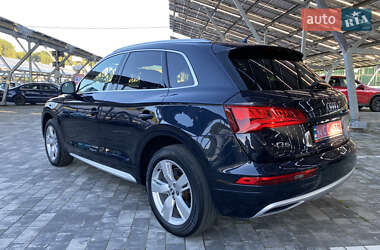 Внедорожник / Кроссовер Audi Q5 2017 в 