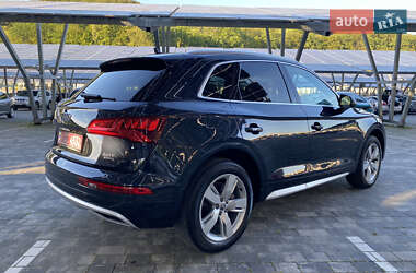 Внедорожник / Кроссовер Audi Q5 2017 в 