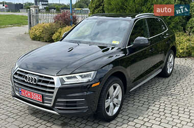 Внедорожник / Кроссовер Audi Q5 2018 в 