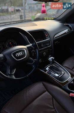 Внедорожник / Кроссовер Audi Q5 2015 в 