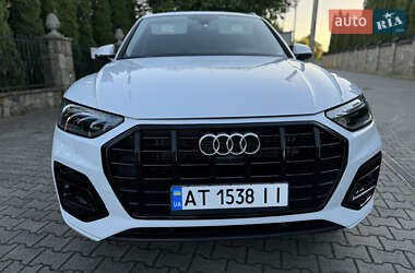 Внедорожник / Кроссовер Audi Q5 2021 в 