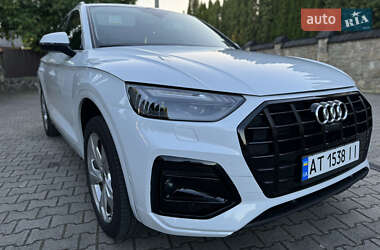 Внедорожник / Кроссовер Audi Q5 2021 в 