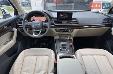 Внедорожник / Кроссовер Audi Q5 2017 в 