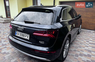Внедорожник / Кроссовер Audi Q5 2017 в 