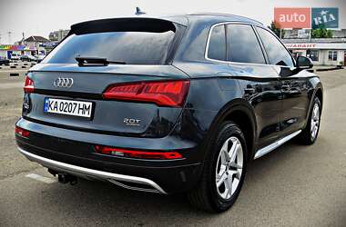 Внедорожник / Кроссовер Audi Q5 2017 в 