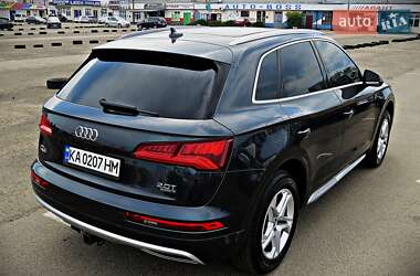 Внедорожник / Кроссовер Audi Q5 2017 в 