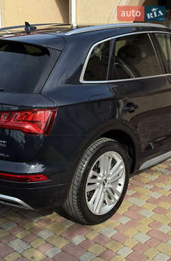 Внедорожник / Кроссовер Audi Q5 2018 в 