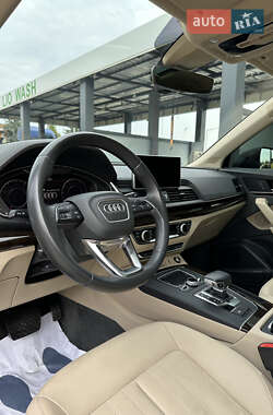 Внедорожник / Кроссовер Audi Q5 2018 в 