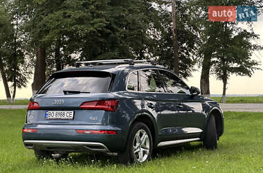 Внедорожник / Кроссовер Audi Q5 2017 в 