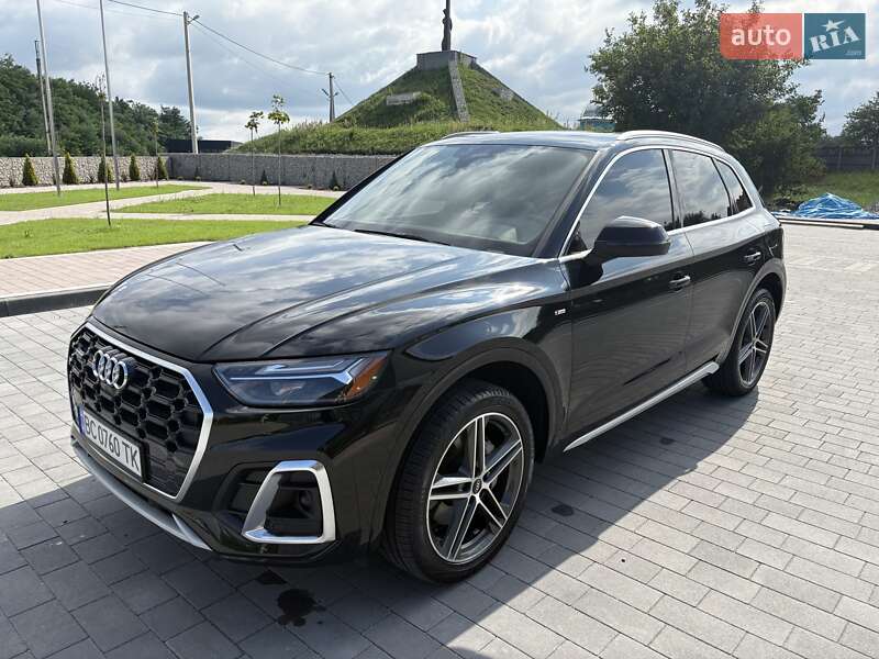 Позашляховик / Кросовер Audi Q5 2021 в Мостиській