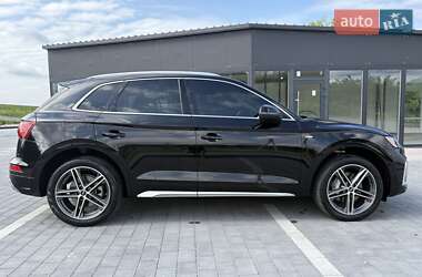 Внедорожник / Кроссовер Audi Q5 2021 в 