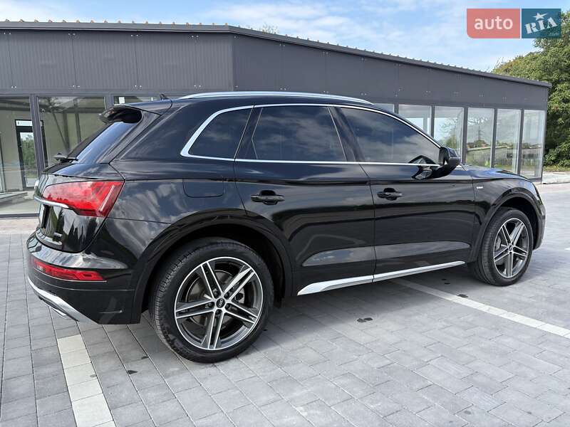 Позашляховик / Кросовер Audi Q5 2021 в Мостиській