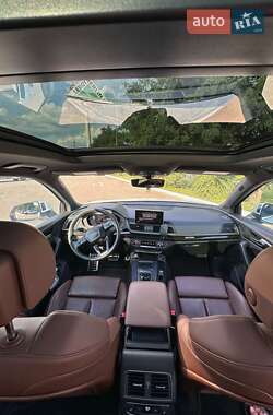 Внедорожник / Кроссовер Audi Q5 2017 в 
