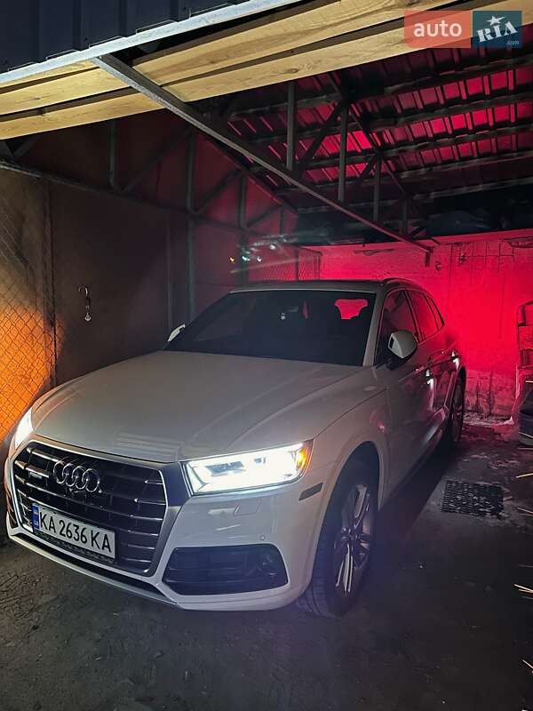 Внедорожник / Кроссовер Audi Q5 2017 в Киеве