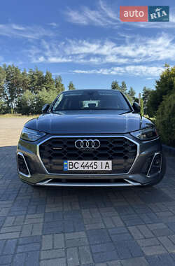 Внедорожник / Кроссовер Audi Q5 2021 в 